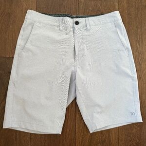 7Diamonds Momentum Performance Shorts — Size 32